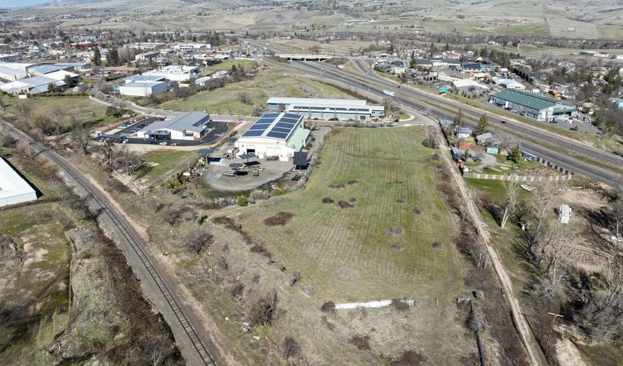 799 E Jefferson Ave, Ashland, OR 97520 - 0 Beds, 0 Bath