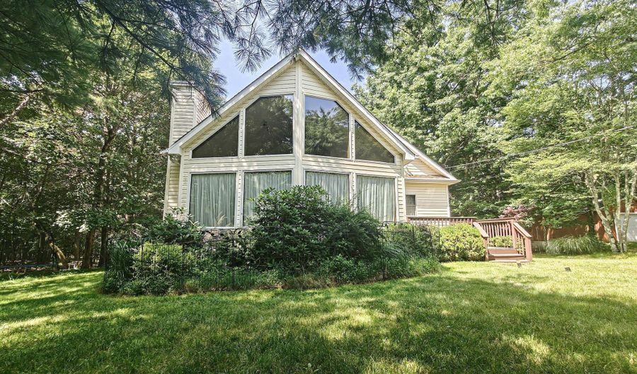 11 Grouse Trl, Albrightsville, PA 18210 - 3 Beds, 2 Bath