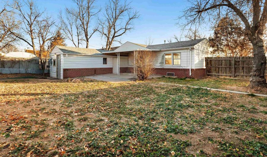 1502 WILLOW Dr, Cheyenne, WY 82001 - 3 Beds, 2 Bath