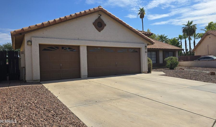 11007 W COTTONWOOD Ln, Avondale, AZ 85392 - 3 Beds, 2 Bath