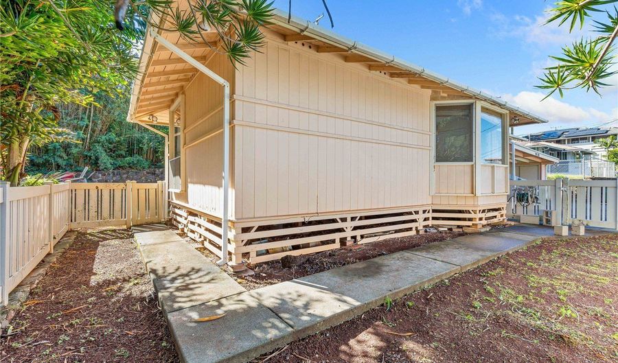 99-1178 Halawa Hts Rd, Aiea, HI 96701 - 3 Beds, 2 Bath