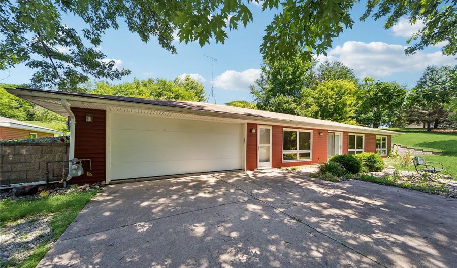 7067 NW 28th St, Ankeny, IA 50023 - 3 Beds, 2 Bath