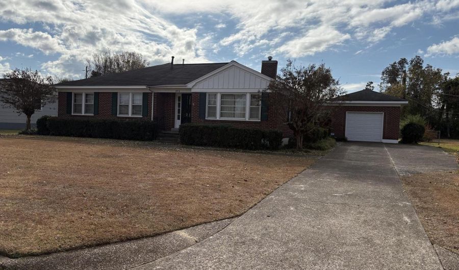 806 N 11th Ave, Amory, MS 38821 - 4 Beds, 2 Bath