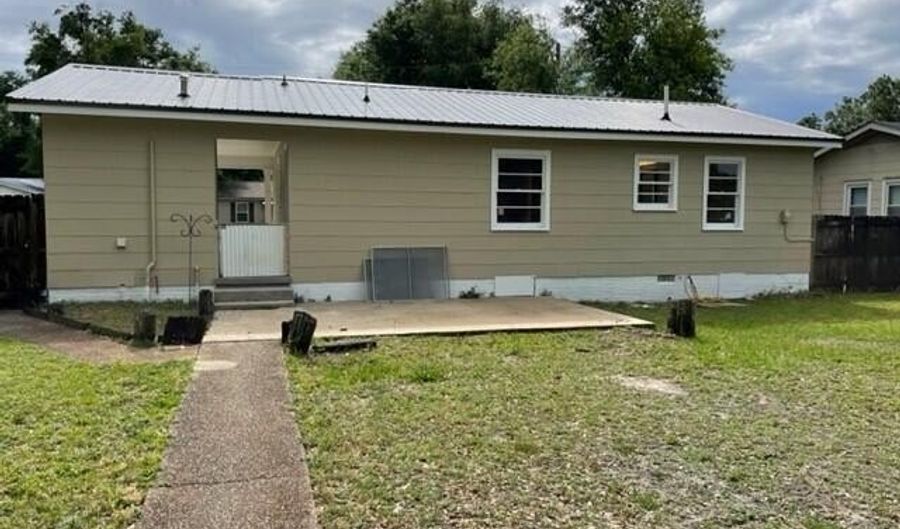 333 Belvedere Dr, Biloxi, MS 39531 - 3 Beds, 2 Bath