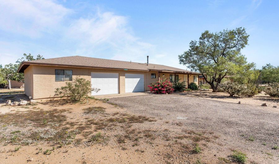 23680 W COLEMAN Dr, Congress, AZ 85332 - 2 Beds, 2 Bath