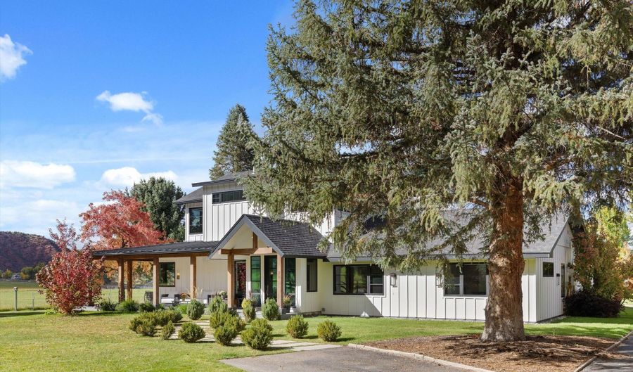 373 375 Apple Dr, Basalt, CO 81621 - 4 Beds, 5 Bath