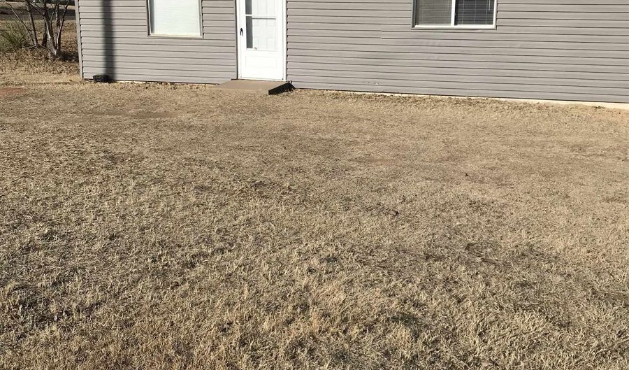 524 W Second St, Beaver, OK 73932 - 4 Beds, 2 Bath