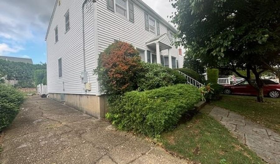 89 Hampton Ave, Albertson, NY 11507 - 4 Beds, 2 Bath