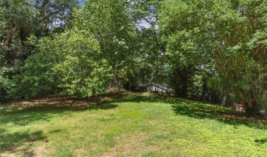 1682 Bridgeport Dr NE, Atlanta, GA 30329 - 2 Beds, 1 Bath