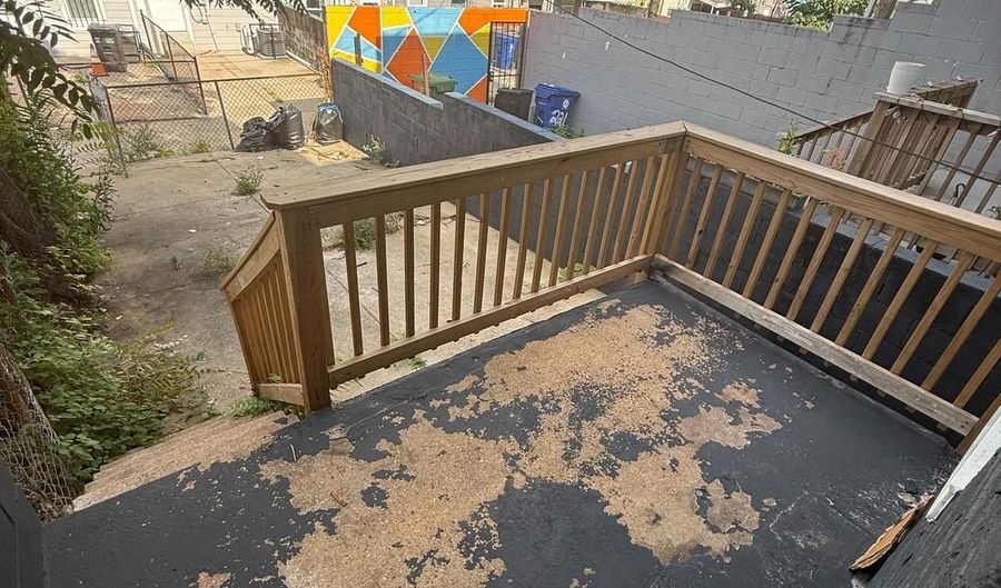 223 N MILTON Ave, Baltimore, MD 21224 - 2 Beds, 3 Bath