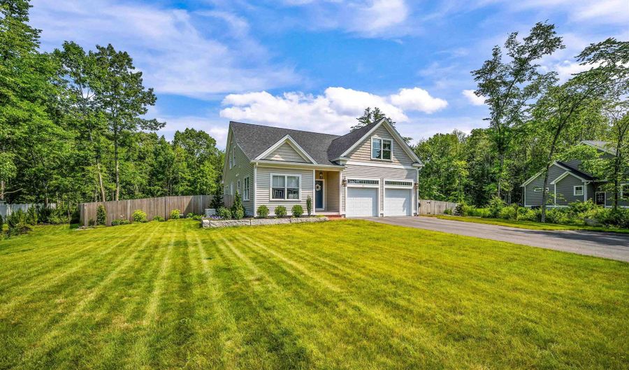 71 Signature Dr, Barrington, NH 03825 - 4 Beds, 3 Bath