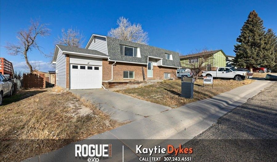 2230 E 16th St, Casper, WY 82609 - 4 Beds, 2 Bath