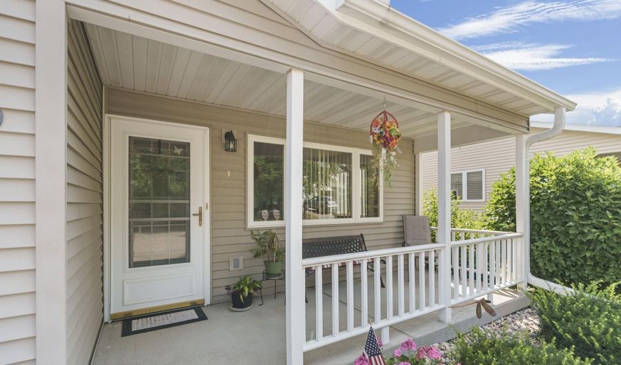 1529 15th St, Baraboo, WI 53913 - 3 Beds, 3 Bath