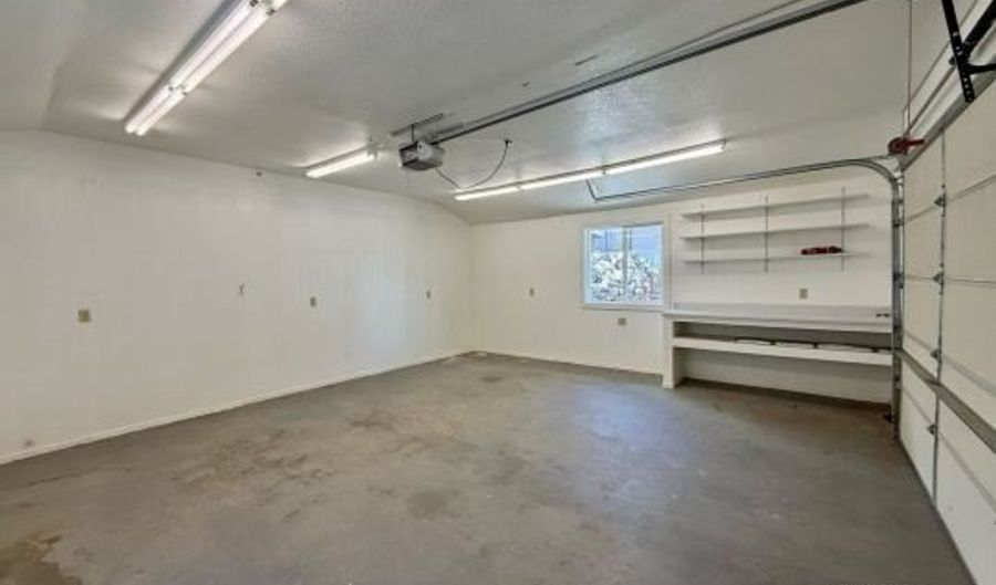 801 Park St, Alturas, CA 96101 - 2 Beds, 2 Bath
