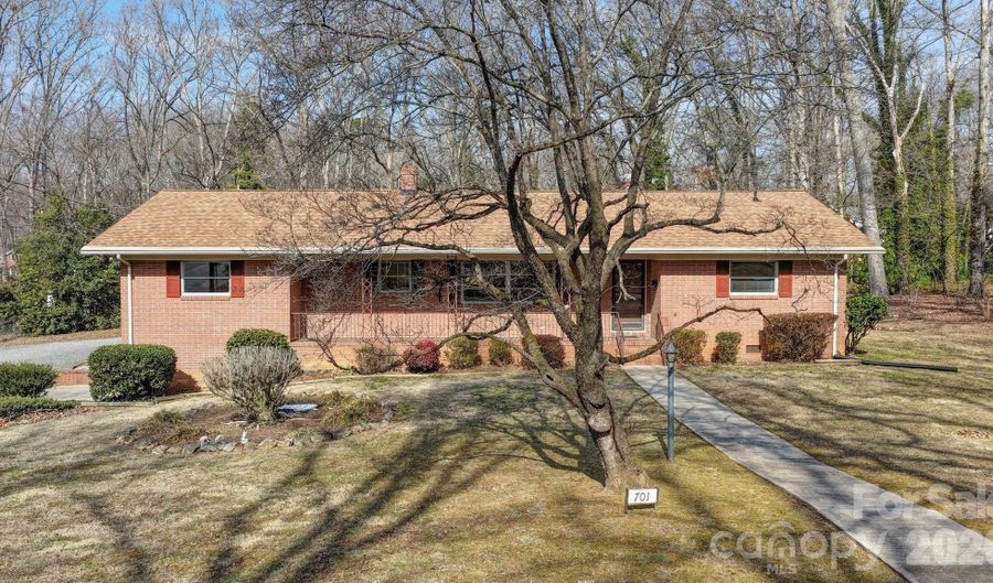 701 E Oakwood Ave, Albemarle, NC 28001 - 3 Beds, 2 Bath