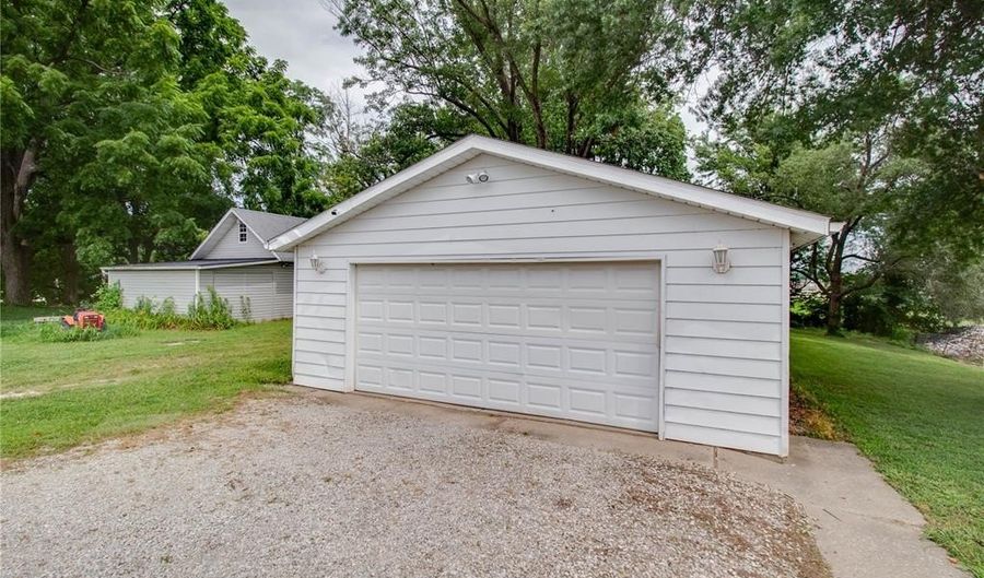 12 E Delmar Ave, Alton, IL 62002 - 2 Beds, 2 Bath