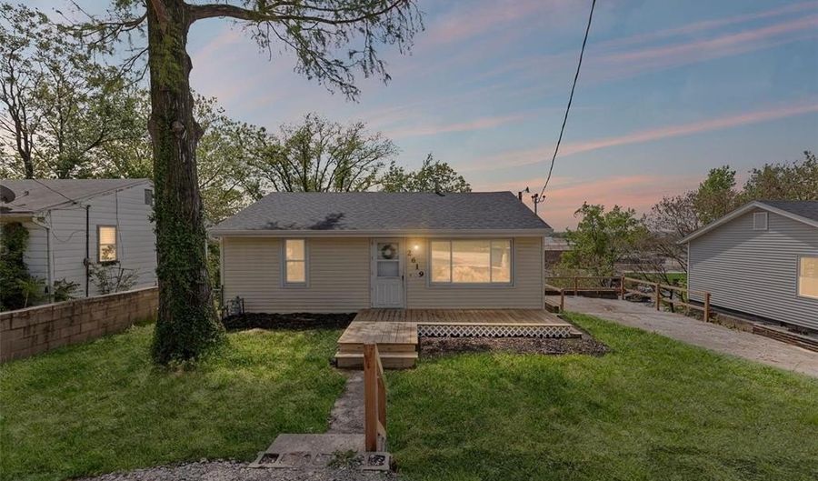 2619 Plainview Ter, Alton, IL 62002 - 3 Beds, 2 Bath