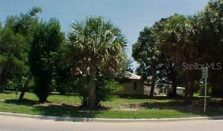 27 S MANATEE Ave, Arcadia, FL 34266 - 0 Beds, 0 Bath