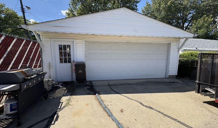 30 Gilbert Ave, Beech Grove, IN 46107 - 3 Beds, 2 Bath