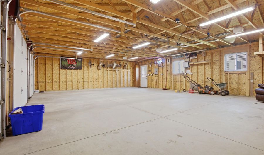 1211 N State St, Aberdeen, SD 57401 - 5 Beds, 3 Bath