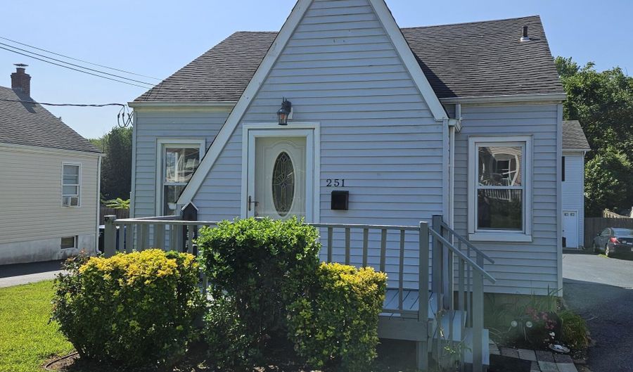 251 Main St, Middletown, NJ 07748 - 3 Beds, 2 Bath