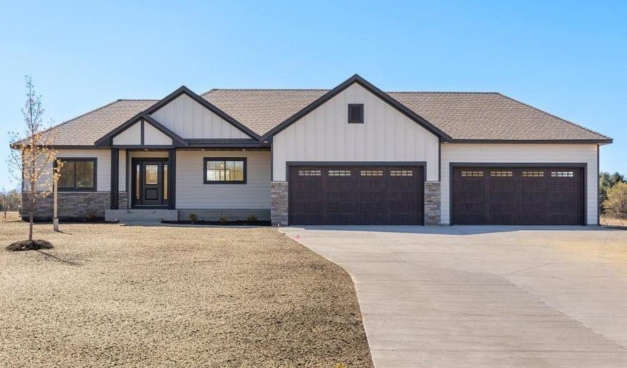12901 295th Ave NW, Baldwin Twp., MN 55371 - 5 Beds, 3 Bath