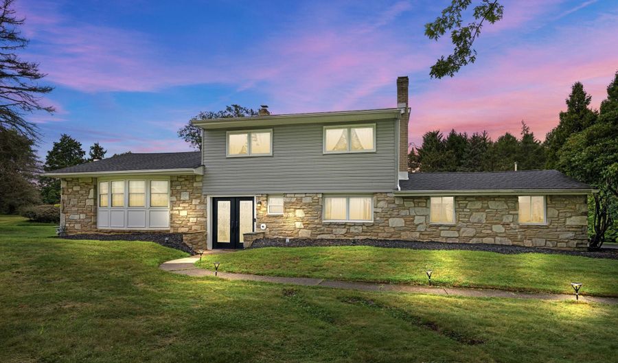 996 WHITNEY Ln, Ambler, PA 19002 - 3 Beds, 3 Bath