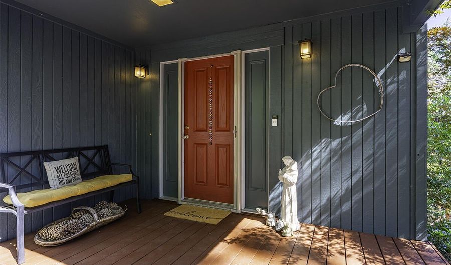 1000 Ivy Ln, Ashland, OR 97520 - 4 Beds, 2 Bath