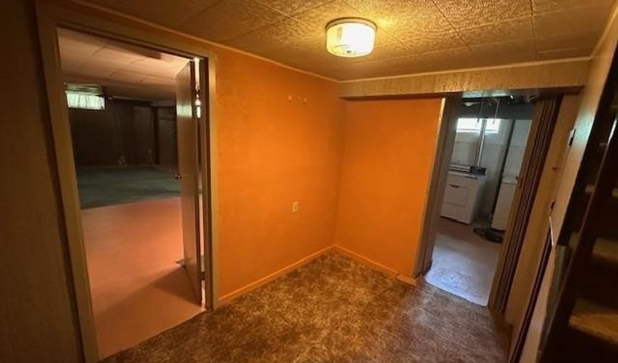 21 Glen Cir, Babbitt, MN 55706 - 3 Beds, 1 Bath