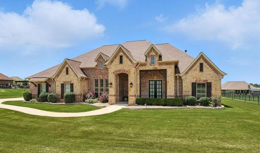 340 Bear Country Dr, Aledo, TX 76008 - 3 Beds, 3 Bath