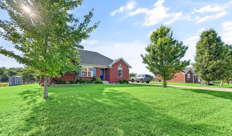 207 Ruger Dr, Bardstown, KY 40004 - 3 Beds, 2 Bath