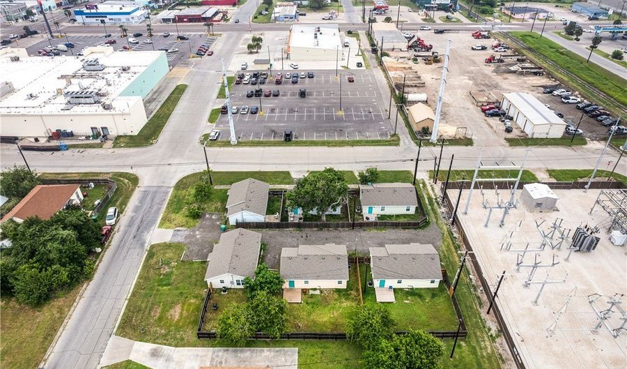 507 Arch St, Aransas Pass, TX 78336 - 18 Beds, 6 Bath