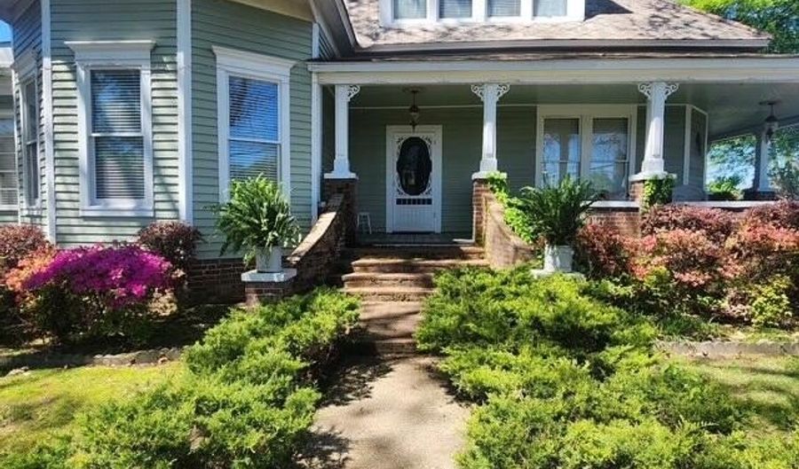 417 2nd St, Belmont, MS 38827 - 4 Beds, 3 Bath