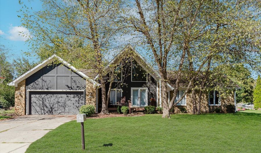 8414 Gallant Fox Dr, Indianapolis, IN 46217 - 3 Beds, 3 Bath