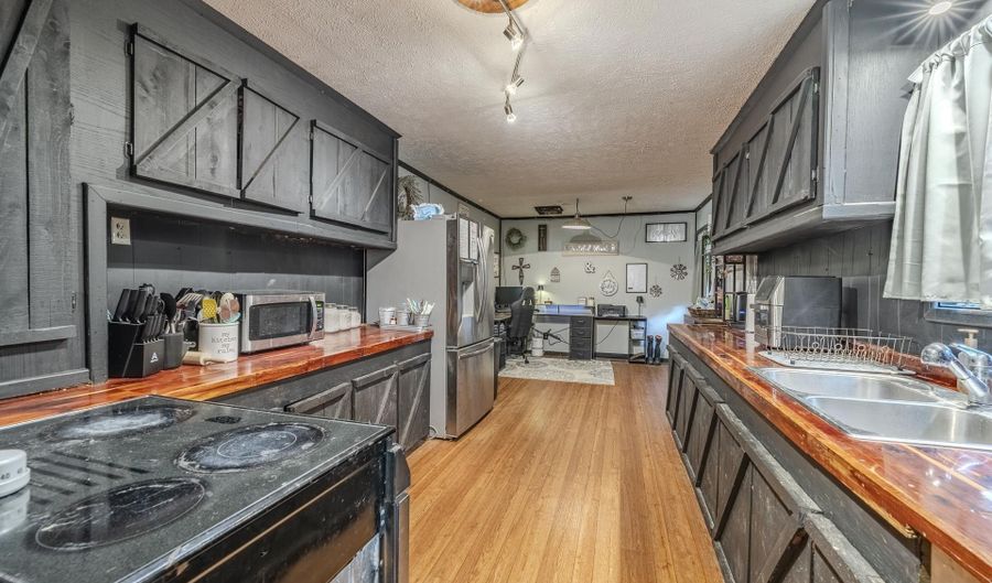 930 OLD UNION Rd, Adamsville, TN 38310 - 3 Beds, 1 Bath