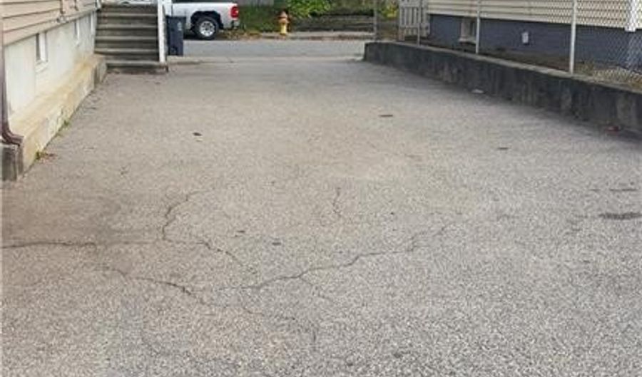 94 Anthony St, East Providence, RI 02914 - 5 Beds, 2 Bath