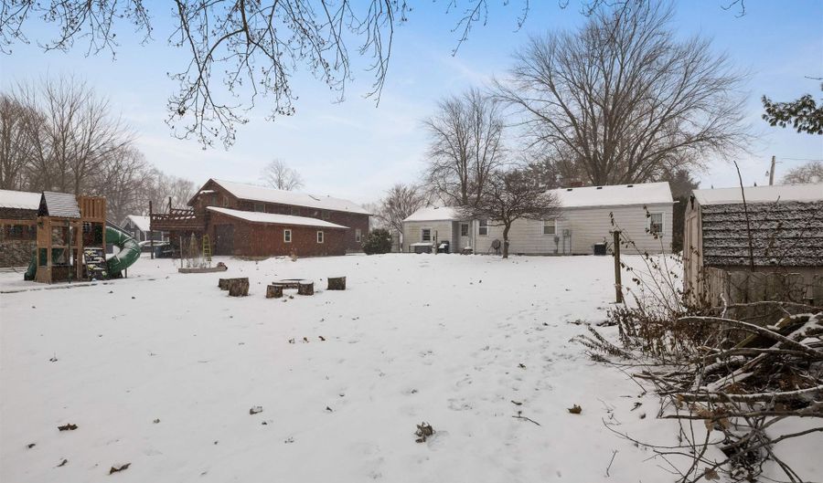 816 E 1st St, Auburn, IN 46706 - 3 Beds, 1 Bath