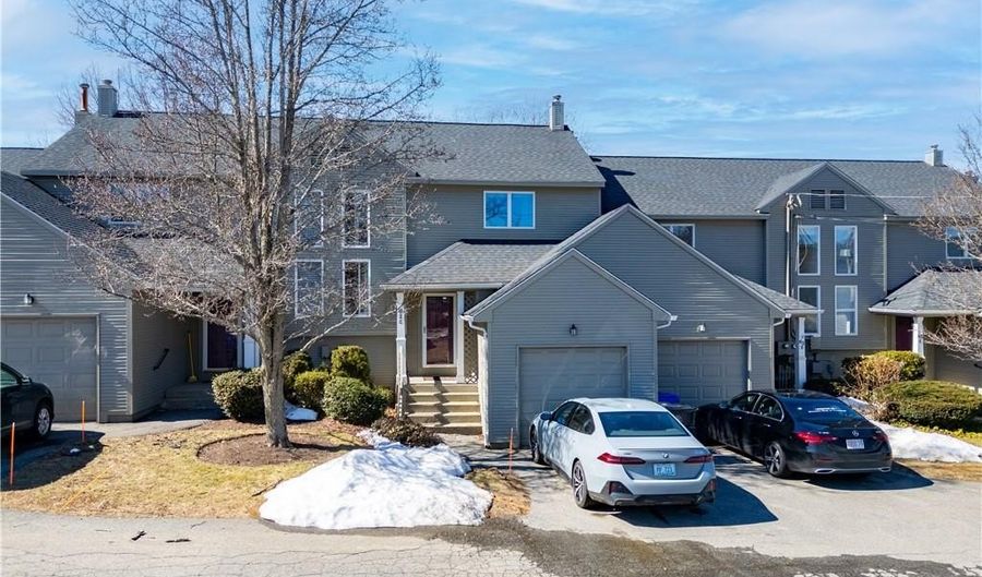 62 Nipmuc Trl C, North Providence, RI 02904 - 2 Beds, 3 Bath