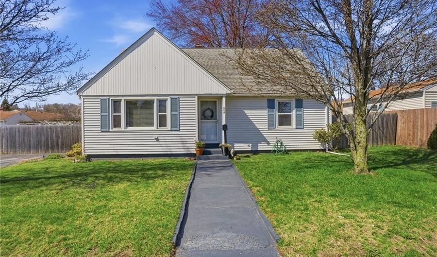 514 Killingly St, Johnston, RI 02919 - 4 Beds, 2 Bath