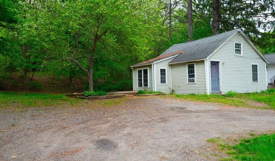 85 Valley Rd, Barre, MA 01005 - 2 Beds, 1 Bath
