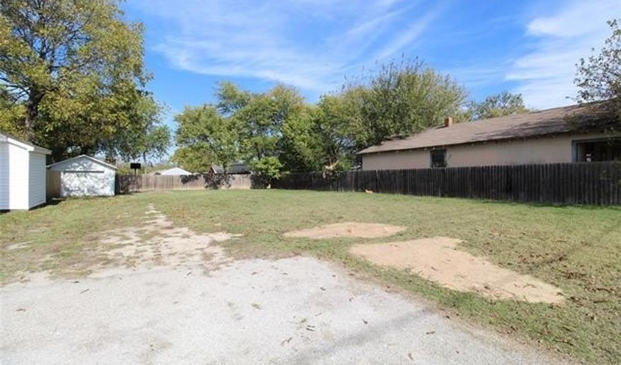 1013 W Main, Ardmore, OK 73401 - 0 Beds, 0 Bath