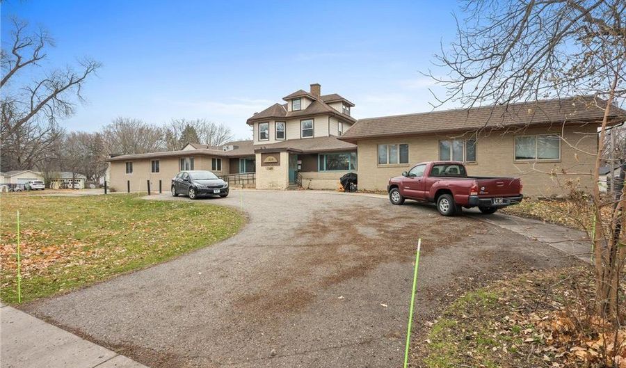 320 7th Ave E, Alexandria, MN 56308 - 0 Beds, 0 Bath