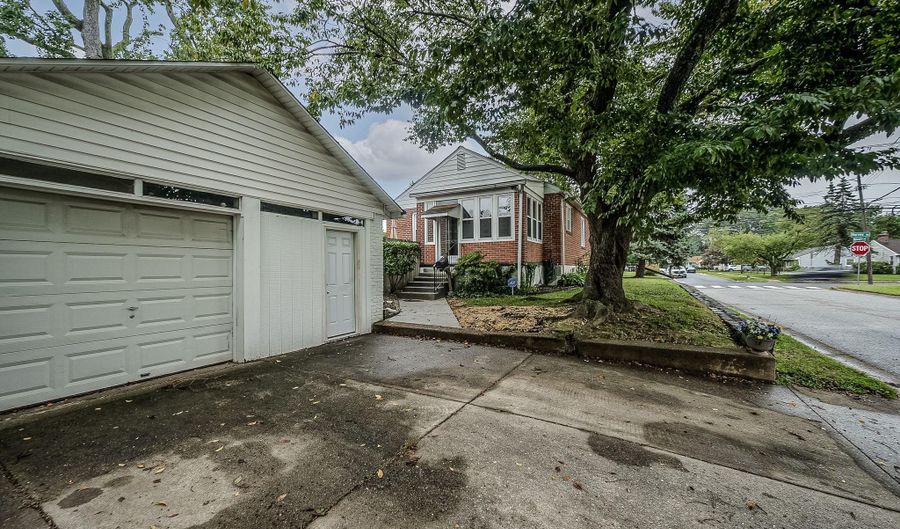 200 HARVEY Rd, Claymont, DE 19703 - 2 Beds, 2 Bath