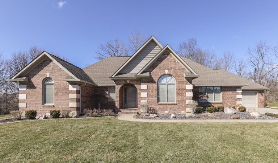 8896 Classic View Dr, Indianapolis, IN 46217 - 3 Beds, 3 Bath