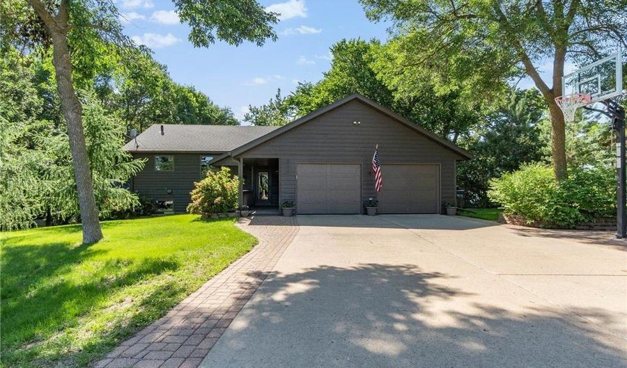 8442 S Union Lake Dr SE, Alexandria, MN 56308 - 4 Beds, 3 Bath