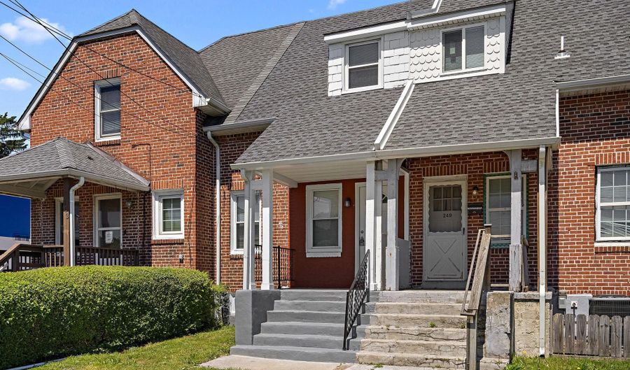 251 RIDGE Rd, Claymont, DE 19703 - 2 Beds, 2 Bath