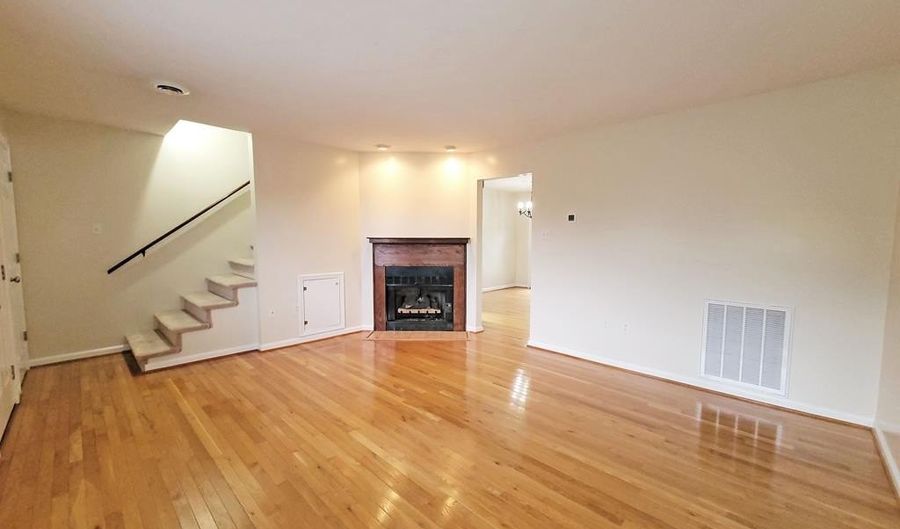 941 Maiden St #6, Abingdon, VA 24210 - 2 Beds, 3 Bath