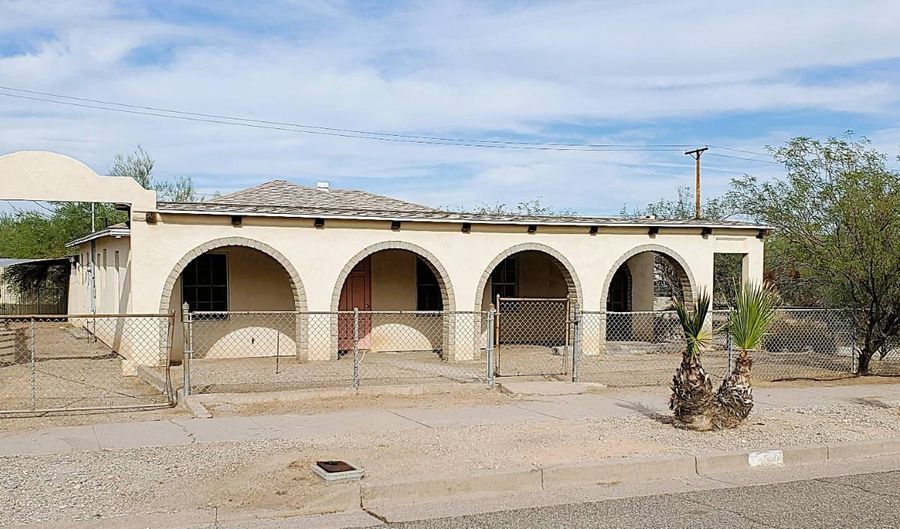 231 E Arroyo, Ajo, AZ 85321 - 2 Beds, 2 Bath