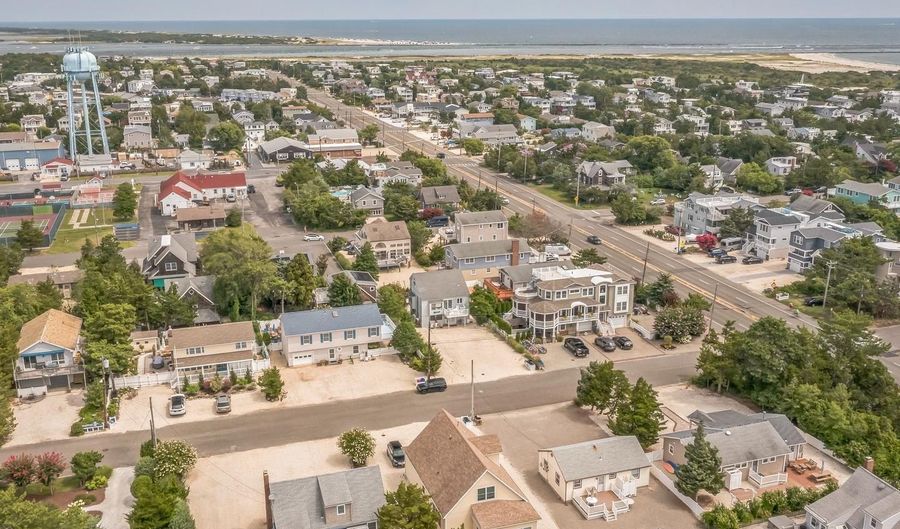 3 W 12 St, Barnegat Light, NJ 08006 - 5 Beds, 2 Bath