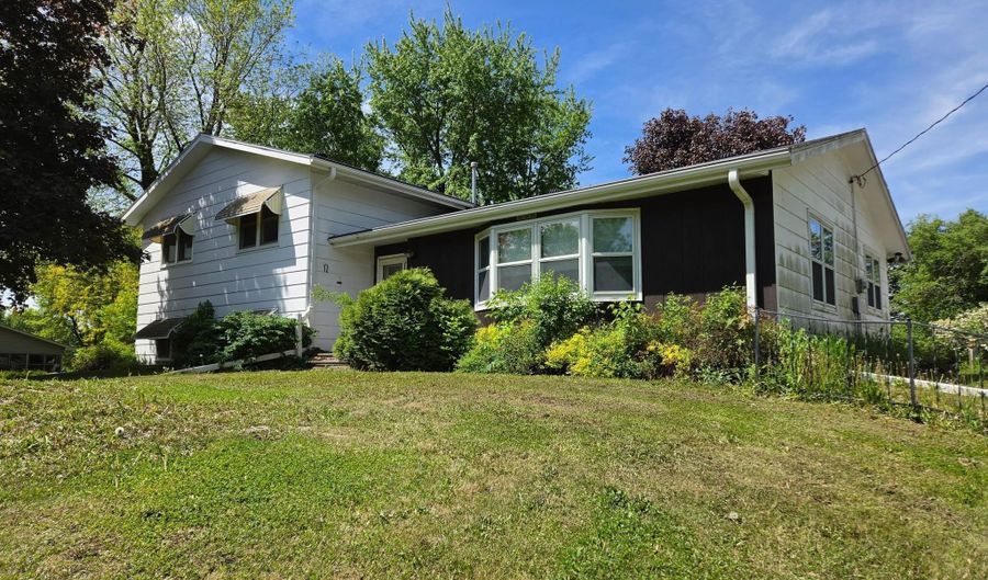 19655 724th Ave, Albert Lea, MN 56007 - 4 Beds, 3 Bath